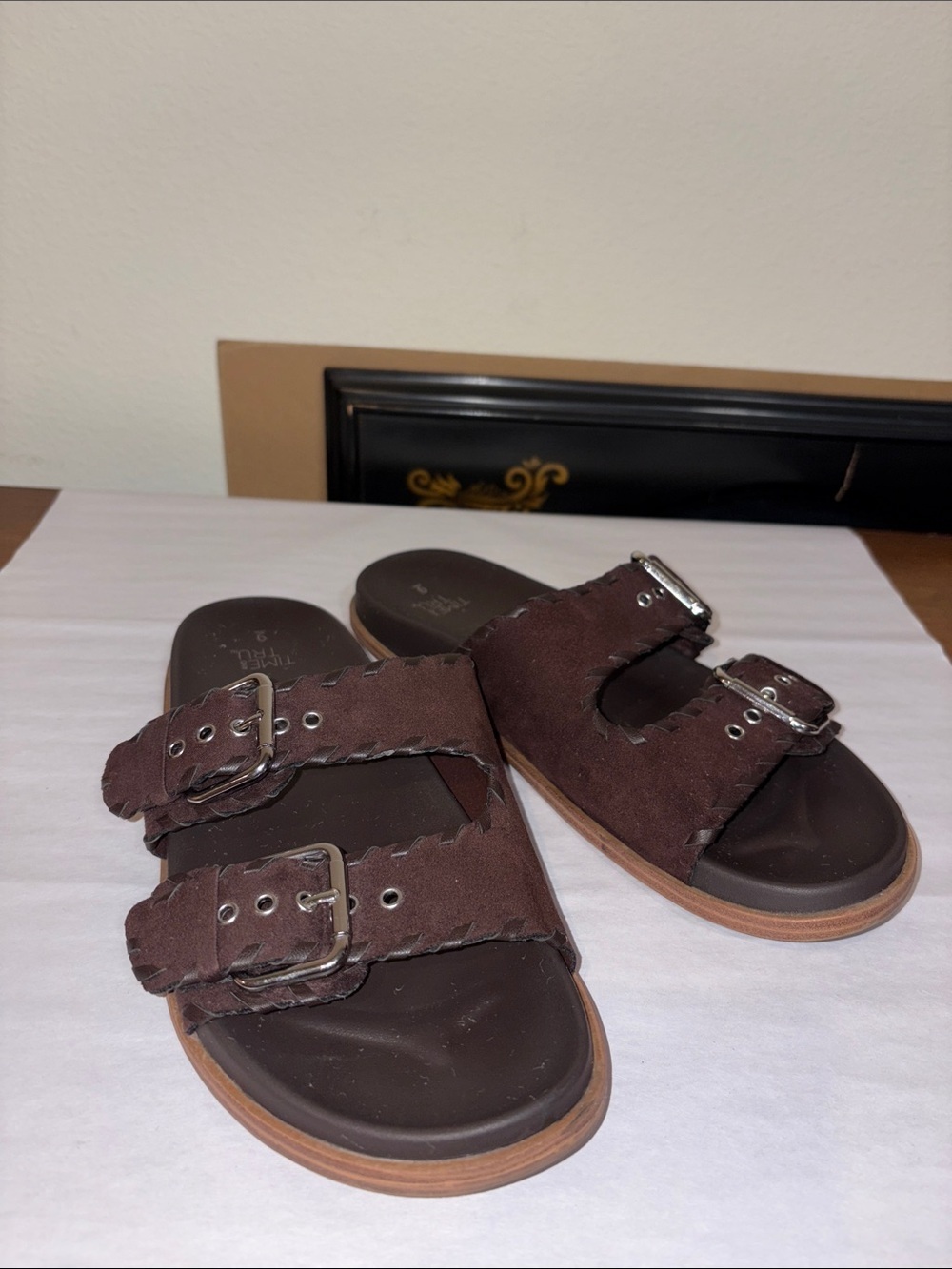 Women's Whipstitch Footbed Sandals - Picture 4 of 7